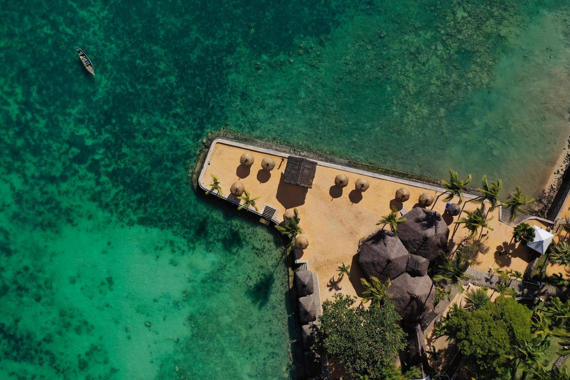 Coral Azur Beach Resort Mont Choisy מראה חיצוני תמונה